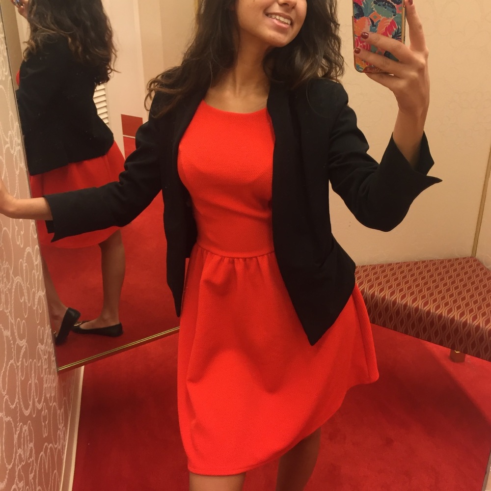 Red soprano dress size small - Picture 2 of 8